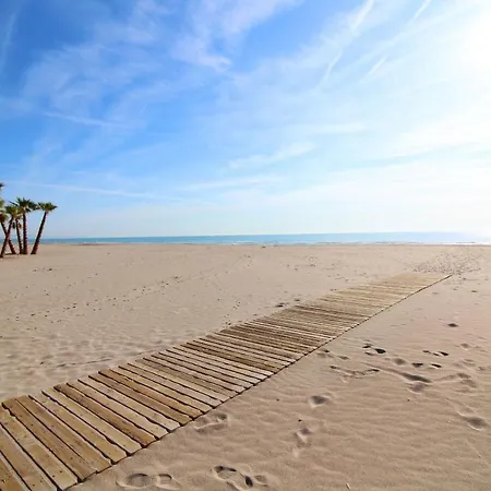 Global Properties, Adosado Con Piscina En La Playa De Canet