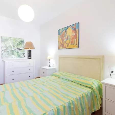 Global Properties, Adosado Con Piscina En La Playa De Canet Holiday home