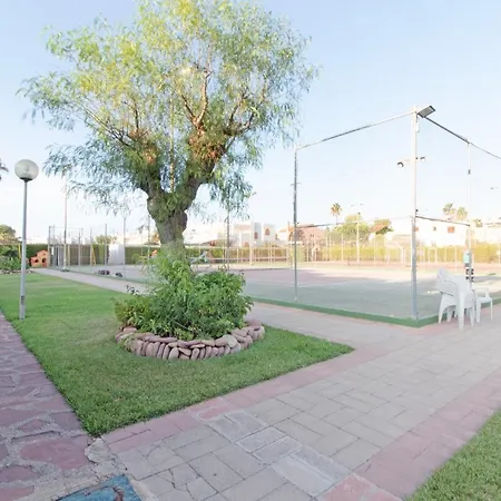 Global Properties, Adosado Con Piscina En La Playa De Canet Holiday home *