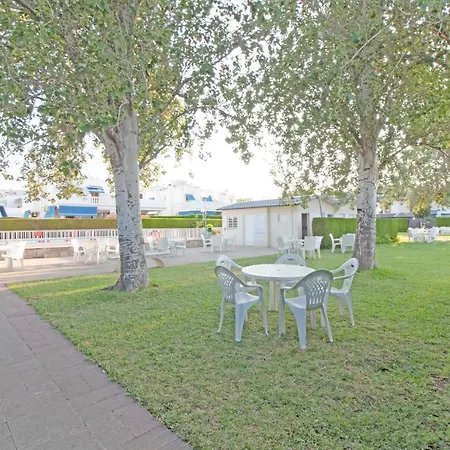 Global Properties, Adosado Con Piscina En La Playa De Canet Holiday home