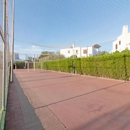 Holiday home Global Properties, Adosado Con Piscina En La Playa De Canet *