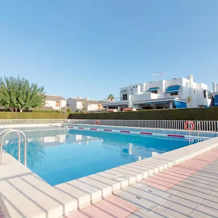 Global Properties, Adosado Con Piscina En La Playa De Canet
